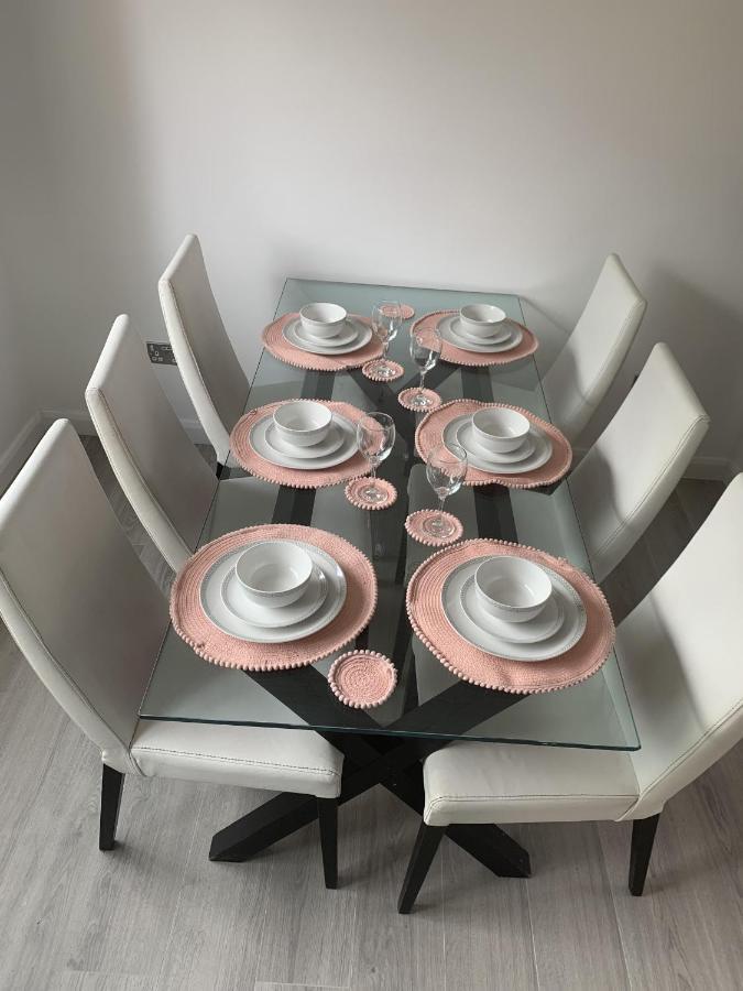 Crowthorne House, Beautiful 3 Bedroom Home For Upto 8 Guests, With Sofa Bed Cul-De-Sac With Private Driveway Nottingham Eksteriør billede